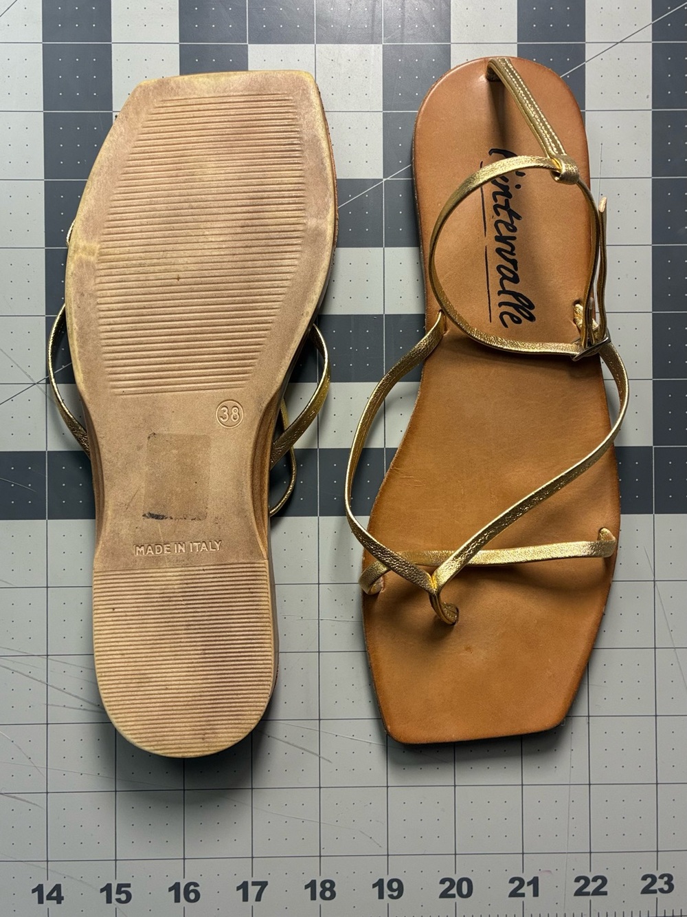 Intervalle Gold Strappy Leather Women's Sandals W7.5